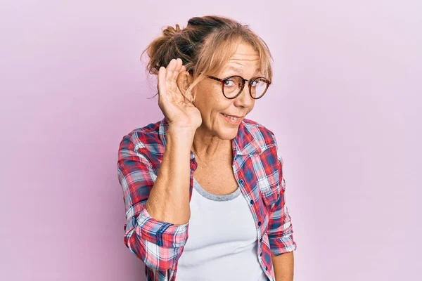 Middle Age Blonde Woman Wearing Casual Clothes Glasses Smiling Hand — Stock Photo, Image