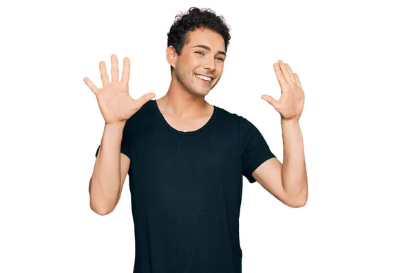 Młody Przystojny Mężczyzna Luźnej Czarnej Koszuli Pokazuje Wskazuje Palcem Numer — Zdjęcie stockowe