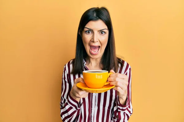 Young Hispanic Woman Drinking Cup Coffee Celebrating Crazy Amazed Success — Stock Photo, Image