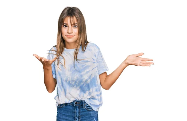Έφηβος Καυκάσιος Κορίτσι Φορώντας Casual Ρούχα Ανίδεη Και Συγκεχυμένη Έκφραση — Φωτογραφία Αρχείου