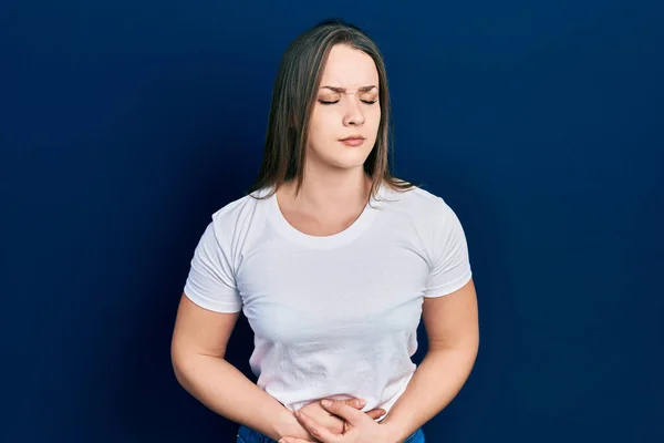 Jong Latijns Amerikaans Meisje Draagt Casual Wit Shirt Met Hand — Stockfoto