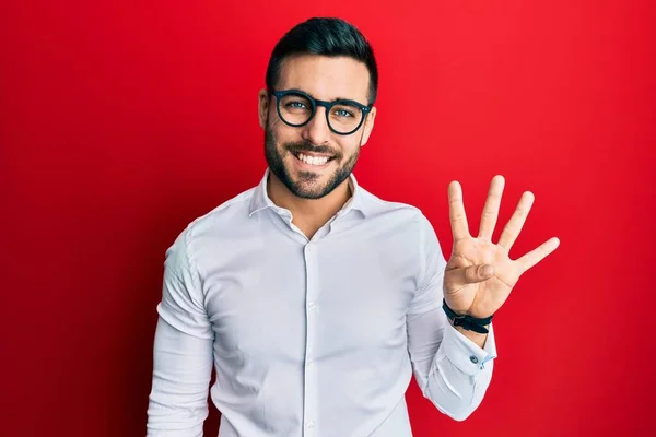 Joven Empresario Hispano Vistiendo Camisa Gafas Mostrando Señalando Con Los — Foto de Stock