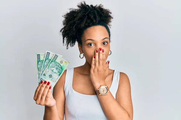 Jeune Fille Afro Américaine Tenant 100 Billets Zloty Polonais Couvrant — Photo