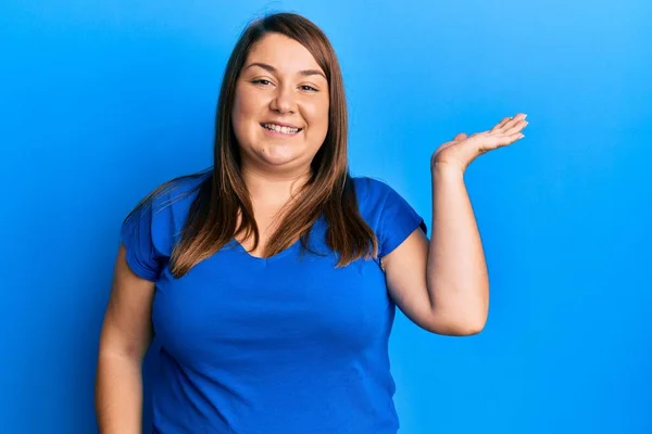 Beautiful Brunette Size Woman Wearing Casual Blue Shirt Smiling Cheerful — Stock Photo, Image