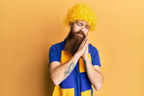 Ruiva Homem Com Barba Longa Futebol Hooligan Jogo Torcida Vestindo — Fotografia de Stock