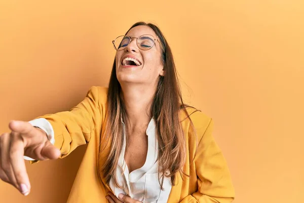 Young Beautiful Woman Wearing Business Style Glasses Laughing You Pointing — Stock Photo, Image