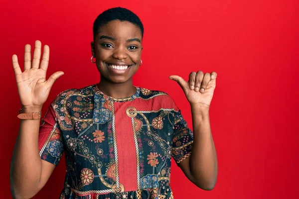 Young African American Woman Wearing African Style Showing Pointing Fingers — Stock Photo, Image