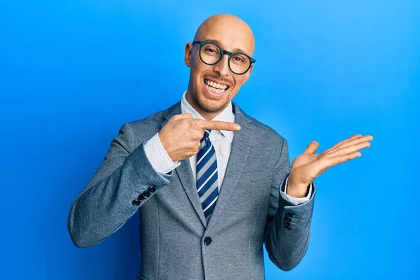 Bald Man Beard Wearing Business Jacket Glasses Amazed Smiling Camera — Stock Photo, Image