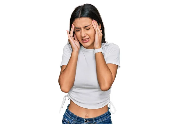 Young Hispanic Girl Wearing Casual White Shirt Hand Head Headache — Stock Photo, Image