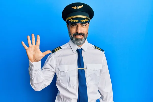 Mann Mittleren Alters Mit Bart Und Grauen Haaren Trägt Flugzeugpilotenuniform — Stockfoto