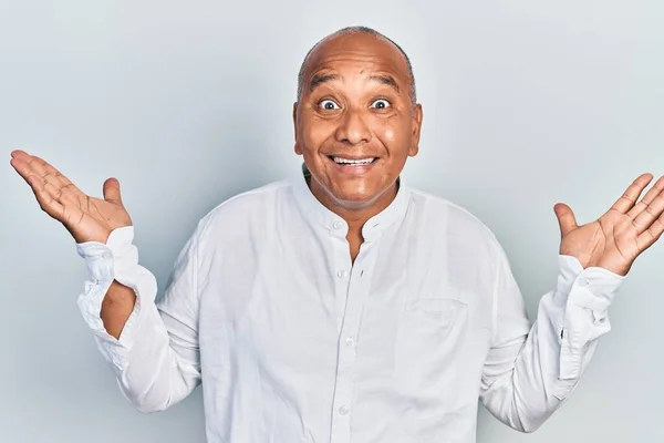 Middle Age Latin Man Wearing Casual Clothes Celebrating Crazy Amazed — Stock Photo, Image