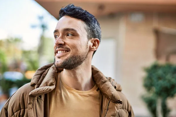 Young Hispanic Man Smiling Happy Standing City — Stock Photo, Image