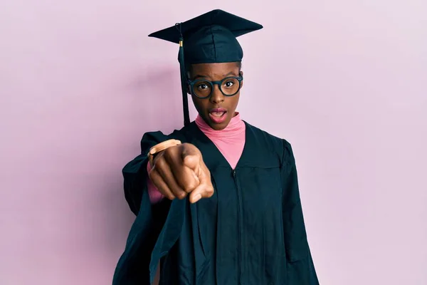 Young African American Girl Wearing Graduation Cap Ceremony Robe Pointing — Stock Photo, Image