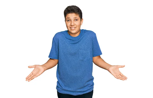 Menino Hispânico Adolescente Vestindo Roupas Casuais Expressão Indolente Confusa Com — Fotografia de Stock