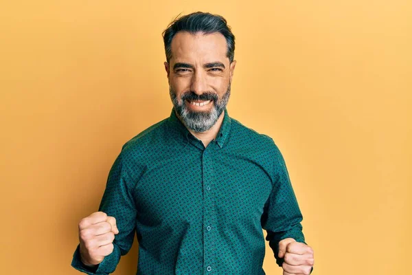 Homem Meia Idade Com Barba Cabelos Grisalhos Vestindo Roupas Negócios — Fotografia de Stock