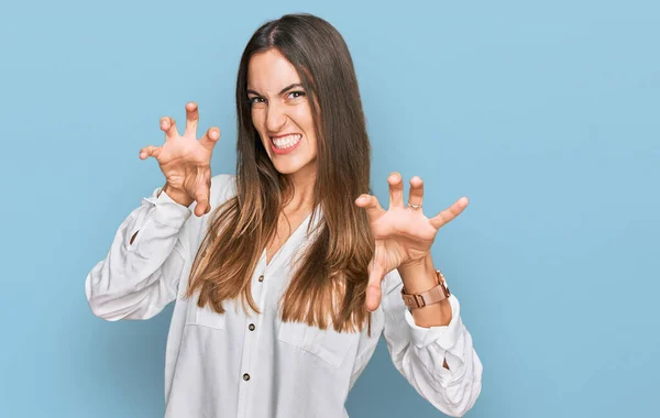 Jovem Mulher Bonita Vestindo Roupas Casuais Sorrindo Engraçado Fazendo Gesto — Fotografia de Stock