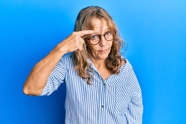 Middle Age Blonde Woman Wearing Casual Clothes Glasses Pointing Unhappy — Stock Photo, Image