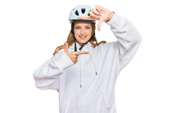 Beautiful Young Caucasian Girl Wearing Bike Helmet Smiling Making Frame — Stock Photo, Image