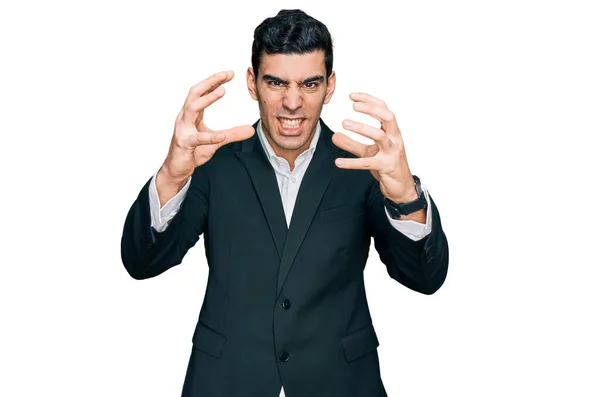 Kıyafetleri Giymiş Yakışıklı Spanyol Adam Öfkeden Çıldırmış Elleri Boğazlamaya Çalışıyor — Stok fotoğraf