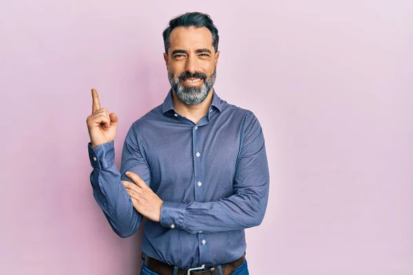 Homme Âge Moyen Avec Barbe Cheveux Gris Portant Des Vêtements — Photo