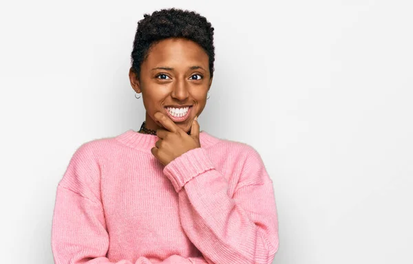 Young African American Woman Wearing Casual Clothes Looking Confident Camera — Stock Photo, Image