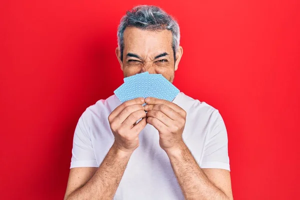 Hombre Guapo Mediana Edad Con Cara Cubierta Pelo Gris Con — Foto de Stock