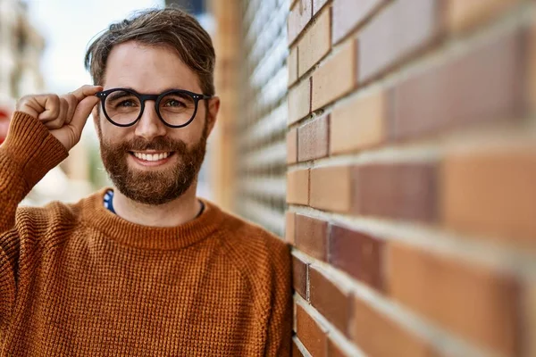 Young Caucasian Man Beard Wearing Glasses Outdoors Sunny Day — Stock Photo, Image