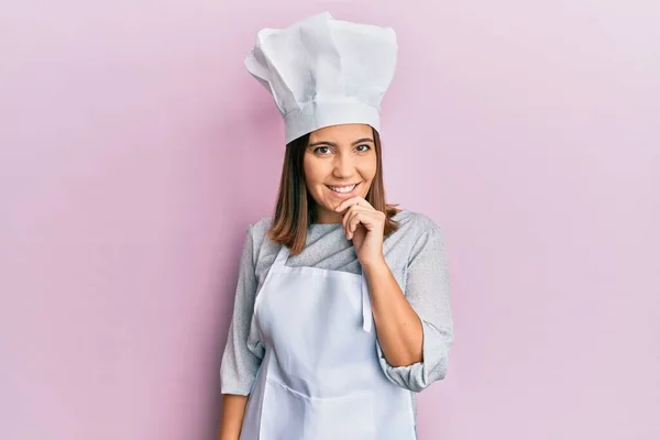 Young Beautiful Woman Wearing Professional Cook Uniform Hat Looking Confident — Foto de Stock