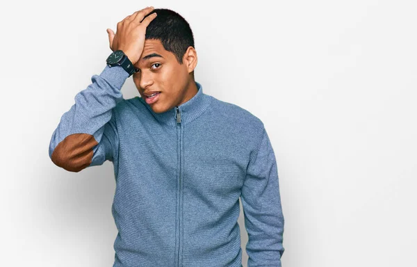 Young Handsome Hispanic Man Wearing Casual Sweatshirt Surprised Hand Head — Stock Photo, Image