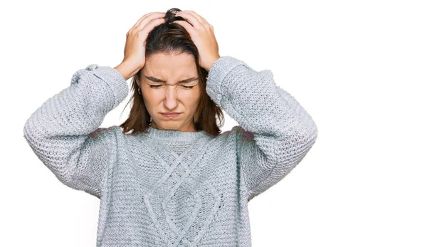 Jeune Fille Caucasienne Portant Des Vêtements Décontractés Souffrant Maux Tête — Photo