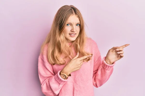 Beautiful Young Caucasian Girl Wearing Casual Clothes Pointing Aside Worried — Stock Photo, Image