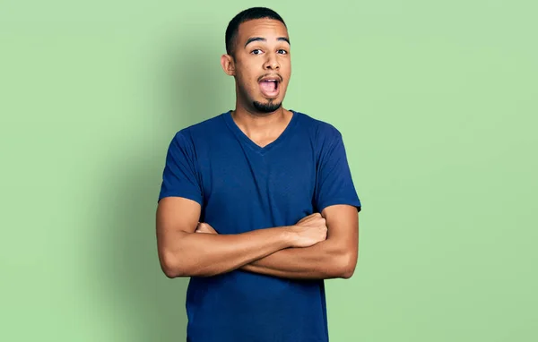 Young African American Man Arms Crossed Gesture Celebrating Crazy Amazed — Stock Photo, Image