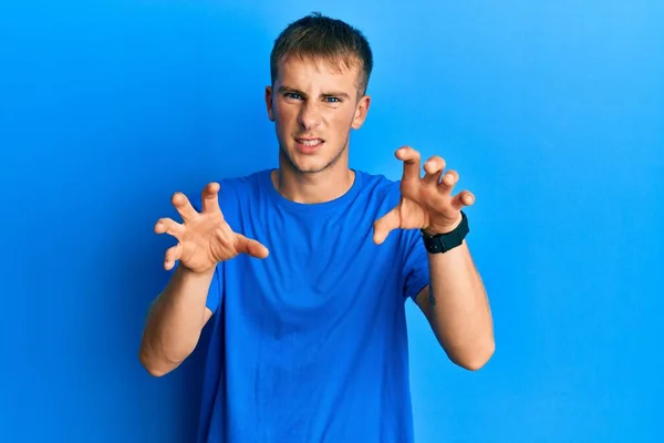 Giovane Uomo Caucasico Indossa Casual Shirt Blu Sorridente Divertente Facendo — Foto Stock