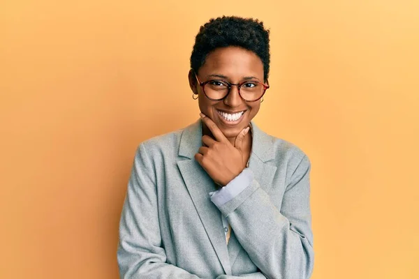 Young African American Girl Wearing Business Jacket Glasses Looking Confident — Stock Photo, Image