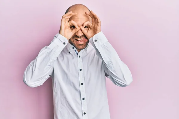 Jeune Homme Hispanique Portant Des Vêtements Décontractés Faisant Geste Correct — Photo