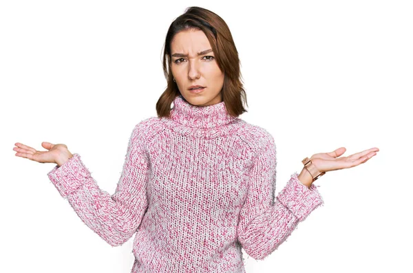 Giovane Ragazza Caucasica Che Indossa Maglione Invernale Lana Incapace Confuso — Foto Stock