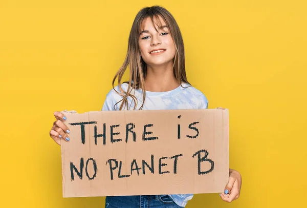 Adolescente Caucasiano Menina Segurando Não Planeta Banner Olhando Positivo Feliz — Fotografia de Stock