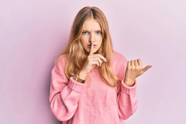 Beautiful Young Caucasian Girl Wearing Casual Clothes Asking Quiet Finger — Stock Photo, Image