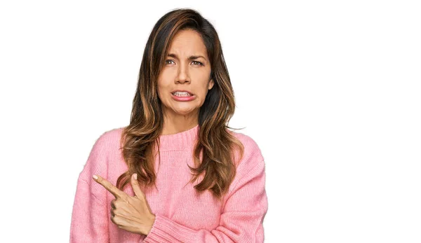 Young Hispanic Woman Wearing Casual Clothes Pointing Aside Worried Nervous — Stock Photo, Image