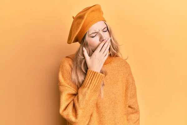 Beautiful Young Caucasian Girl Wearing French Look Beret Bored Yawning — Stock Photo, Image