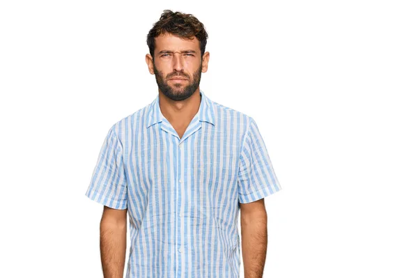 Bel Giovanotto Con Barba Che Indossa Camicia Fresca Casual Scettico — Foto Stock