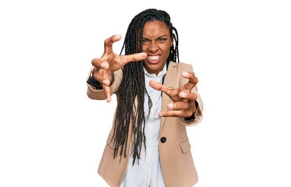 Afroamerykanka Ubrana Biznesową Kurtkę Krzycząca Sfrustrowana Wściekłością Próbująca Udusić Ręce — Zdjęcie stockowe