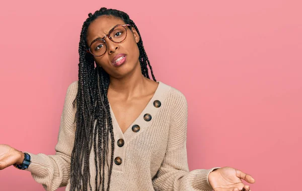 African American Woman Wearing Casual Clothes Clueless Confused Open Arms — Stock Photo, Image