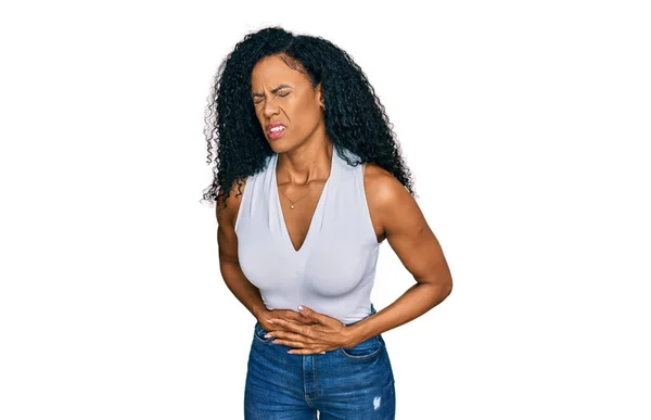 Medelålders Afrikansk Amerikansk Kvinna Bär Casual Stil Med Ärmlös Skjorta — Stockfoto