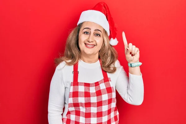 Mujer Caucásica Mediana Edad Que Usa Delantal Cocinero Sombrero Navidad —  Fotos de Stock