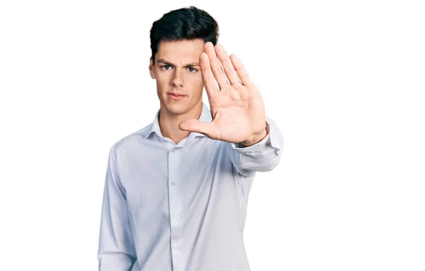 Jovem Homem Negócios Hispânico Vestindo Roupas Negócios Fazendo Parar Cantar — Fotografia de Stock