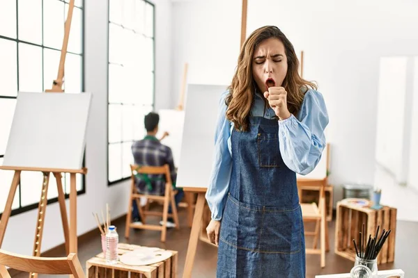 Joven Artista Mujer Estudio Arte Sensación Malestar Tos Como Síntoma — Foto de Stock