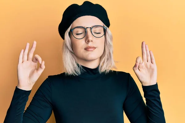 Young Blonde Girl Wearing French Look Beret Relax Smiling Eyes — Stock Photo, Image