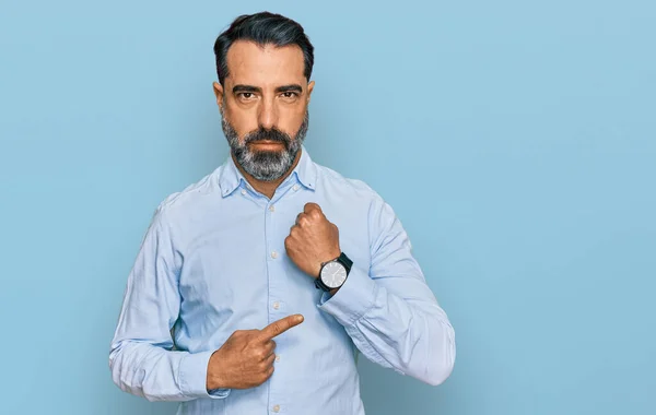 Homem Meia Idade Com Barba Vestindo Camisa Negócios Com Pressa — Fotografia de Stock