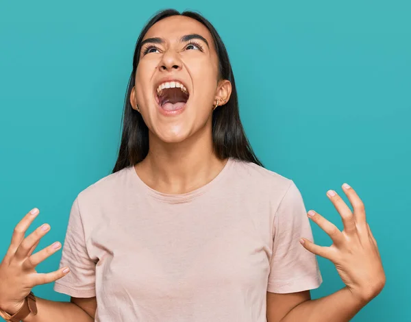 Jonge Aziatische Vrouw Draagt Casual Kleding Gek Gek Schreeuwen Schreeuwen — Stockfoto